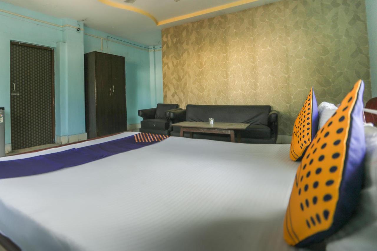 Spot On 10470 Hollywood Joka Hotell Bhasa Exteriör bild